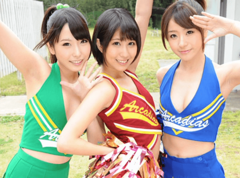 【有村千佳・湊莉久・初美沙希】巨尻チアリーダー3人と男1人が主観4Pハーレムエロタレ用アダルトAV無料エロ動画♡