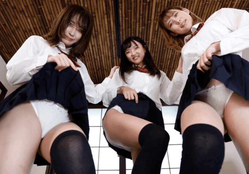 【JK】パンチラ痴女3人と男1人が4Pするハーレムエロタレ用無料エロ動画♡