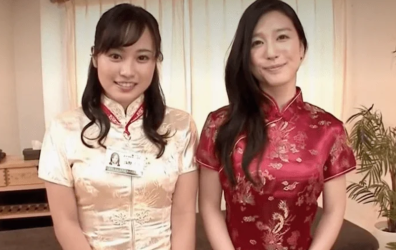 【浅野えみ・古川いおり】ムチムチ中国服美人たちに咥えてもらう