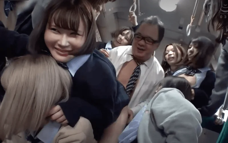 【JK】美少女たちと満員バスで痴漢しまくり7P以上セックス