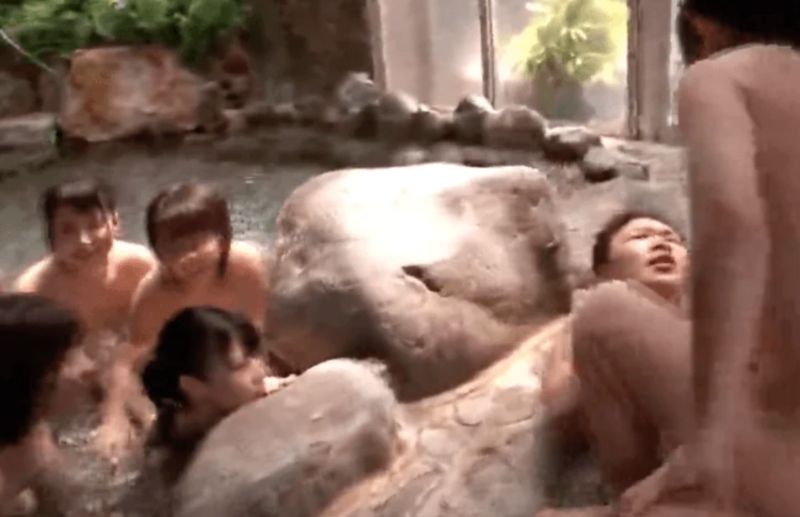 【素人】爆乳+貧乳ロリ系スレンダー美少女たちとパイズリ手コキフェラ+騎乗位セックス