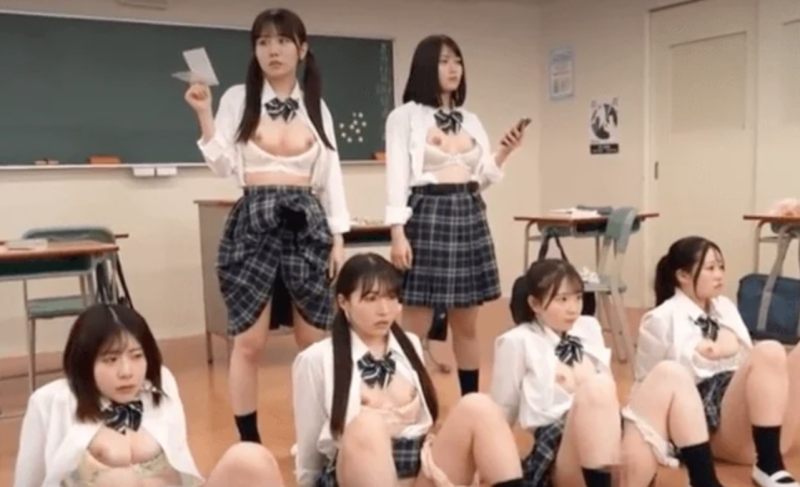 【柏木こなつ・沙月恵奈・皆月ひかる・藤田こずえ】爆乳+貧乳ロリ系スレンダー美少女女子校生たちと時間停止セックス