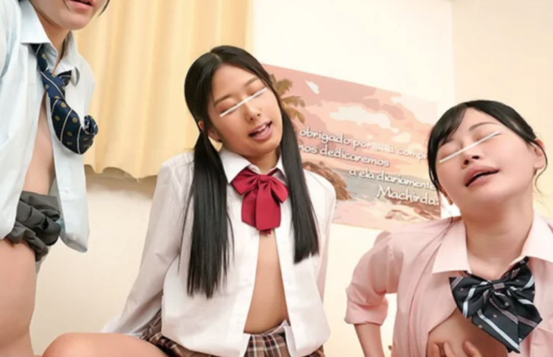 【素人】ちっぱいロリ系スレンダー美少女痴女女子校生たちと手コキフェラ+騎乗位セックス