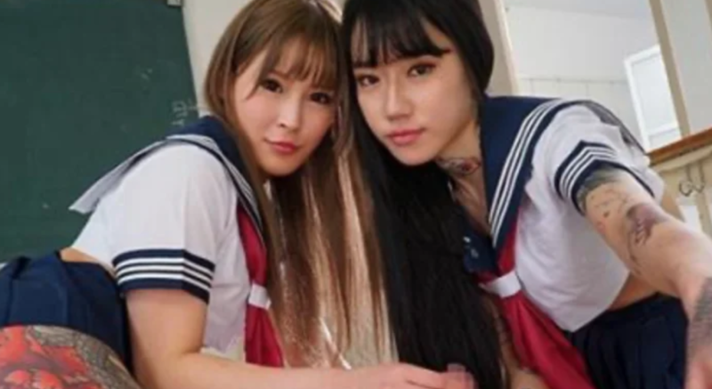 【水森翠・葉月レイラ】パイパンちっぱいスレンダーギャル痴女女子校生たちとM男逆レイプ乳首責め手コキフェラ+中出しセックス